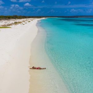 Bahía de las Águilas entra al ranking de las 25 mejores playas del mundo 2026 según Lonely Planet